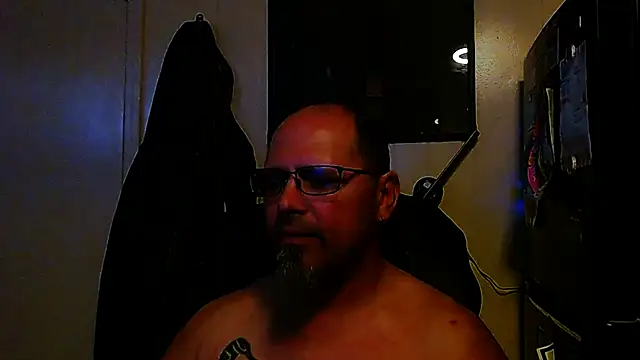 KrazyLegz online show from 11-16-25, 05:07