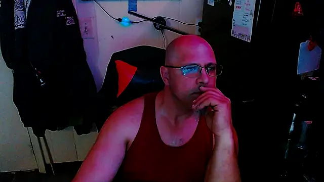 KrazyLegz online show from 04-26-26, 03:21