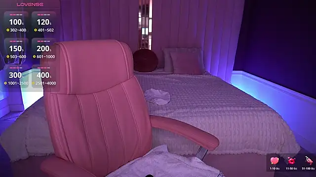 Snapshot of MilaSecrett chatting on 11-12-25, 02:06 MilaSecrett online show from 11-12-25, 02:06