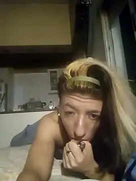 Snapshot of gala2 chatting on 01-10-25, 04:44 gala2 online show from 01-10-25, 04:44