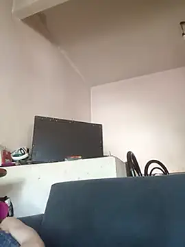 Snapshot of gala2 chatting on 01-13-25, 01:28 gala2 online show from 01-13-25, 01:28