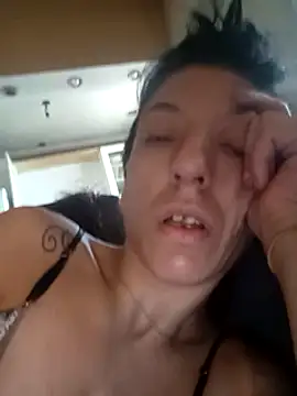 Snapshot of gala2 chatting on 01-18-25, 01:40 gala2 online show from 01-18-25, 01:40