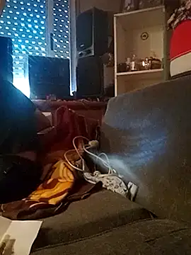 Snapshot of gala2 chatting on 02-13-25, 02:09 gala2 online show from 02-13-25, 02:09