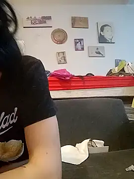 Snapshot of gala2 chatting on 02-14-25, 01:13 gala2 online show from 02-14-25, 01:13