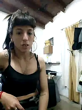 Snapshot of gala2 chatting on 10-31-25, 01:17 gala2 online show from 10-31-25, 01:17