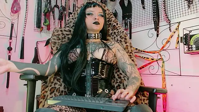 Agatha BDSM online show from 04-30-26, 08:57