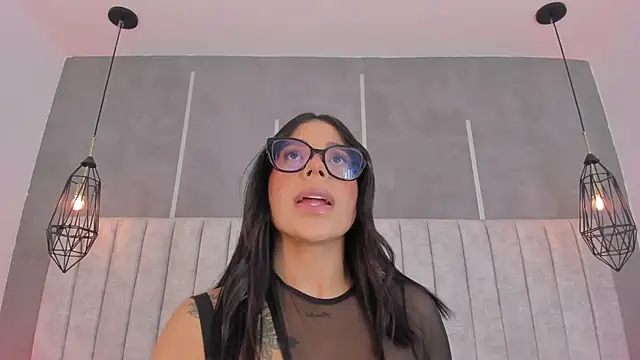 emelie 89 online show from 11-23-25, 07:46