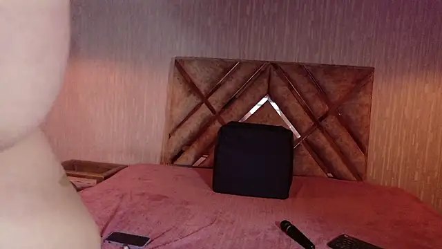 Danielaa a online show from 10-24-25, 11:34