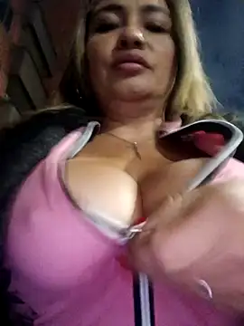 Snapshot of Afroditecash chatting on 02-22-26, 11:47 Afroditecash online show from 02-22-26, 11:47