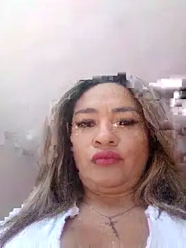 Snapshot of Afroditecash chatting on 02-25-26, 06:28 Afroditecash online show from 02-25-26, 06:28