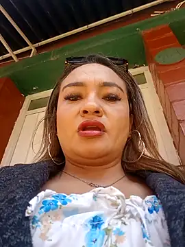 Snapshot of Afroditecash chatting on 02-27-26, 06:19 Afroditecash online show from 02-27-26, 06:19