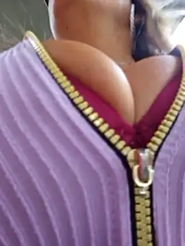 Snapshot of Afroditecash chatting on 03-06-26, 08:49 Afroditecash online show from 03-06-26, 08:49