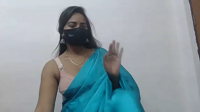 Snapshot of wildbabes chatting on 10-19-25, 03:45 wildbabes online show from 10-19-25, 03:45