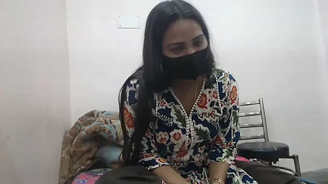 Snapshot of wildbabes chatting on 12-17-25, 05:52 wildbabes online show from 12-17-25, 05:52