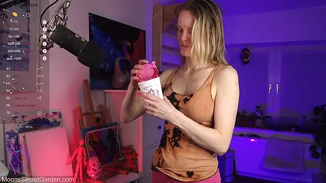 Snapshot of Moon__Nymph chatting on 01-17-25, 07:27 Moon Nymph online show from 01-17-25, 07:27