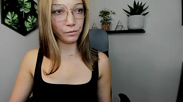 EmillyPlay online show from 12-06-24, 08:59