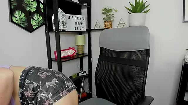 EmillyPlay online show from 12-14-24, 08:13