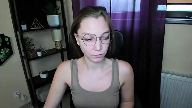 EmillyPlay online show from 03-10-25, 10:04