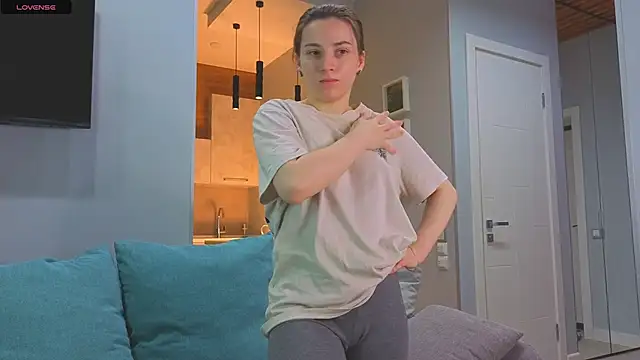 Snapshot of DonnaBurkee chatting on 10-28-25, 04:05 DonnaBurkee online show from 10-28-25, 04:05