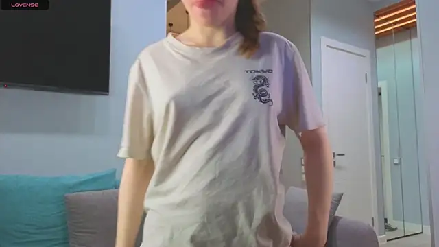 Snapshot of DonnaBurkee chatting on 10-29-25, 04:37 DonnaBurkee online show from 10-29-25, 04:37