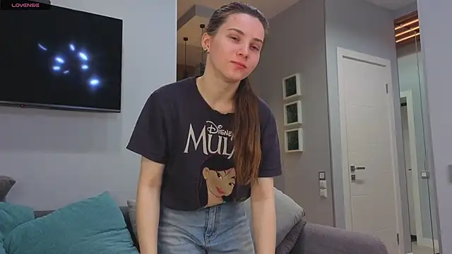 Snapshot of DonnaBurkee chatting on 11-09-25, 04:44 DonnaBurkee online show from 11-09-25, 04:44