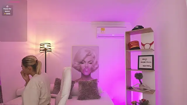 Snapshot of SALOOMEE__ chatting on 02-11-25, 11:10 SALOOMEE online show from 02-11-25, 11:10