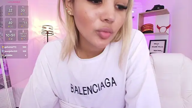 Snapshot of SALOOMEE__ chatting on 02-17-25, 02:59 SALOOMEE online show from 02-17-25, 02:59