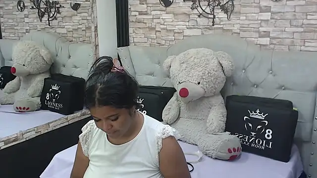 Snapshot of sia_cavad chatting on 02-28-25, 01:03 sia cavad online show from 02-28-25, 01:03
