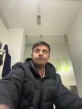 Nicolds14 online show from 11-20-25, 08:08