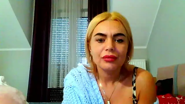 Snapshot of DESIREjenny chatting on 12-12-24, 11:40 DESIREjenny online show from 12-12-24, 11:40