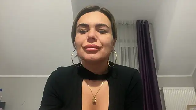 Snapshot of DESIREjenny chatting on 02-18-25, 08:27 DESIREjenny online show from 02-18-25, 08:27
