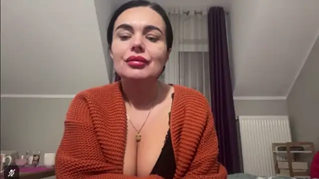 Snapshot of DESIREjenny chatting on 11-22-25, 08:24 DESIREjenny online show from 11-22-25, 08:24
