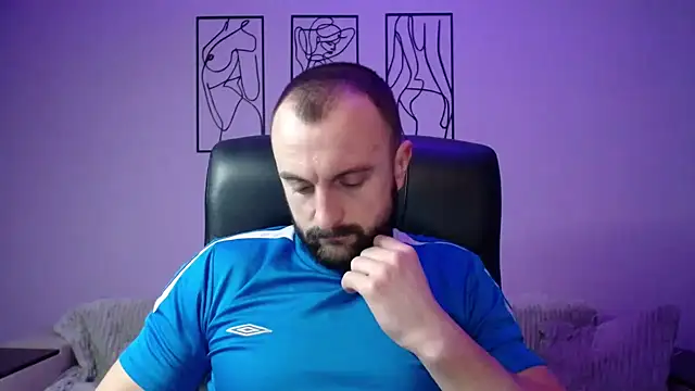 Snapshot of brindlefly6969 chatting on 02-01-25, 02:13 brindlefly6969 online show from 02-01-25, 02:13