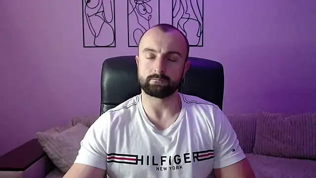 Snapshot of brindlefly6969 chatting on 11-03-25, 11:44 brindlefly6969 online show from 11-03-25, 11:44