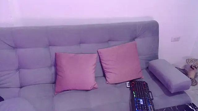 Ari-Hall online show from 12-12-24, 02:48