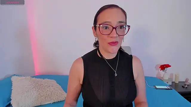 Jessica Herrera  online show from 04-28-26, 09:53