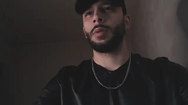 Snapshot of henryaxe chatting on 02-25-26, 08:29 henryaxe online show from 02-25-26, 08:29