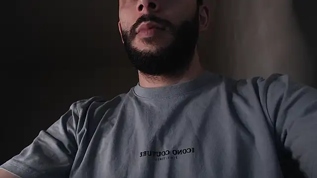 Snapshot of henryaxe chatting on 03-10-26, 09:25 henryaxe online show from 03-10-26, 09:25