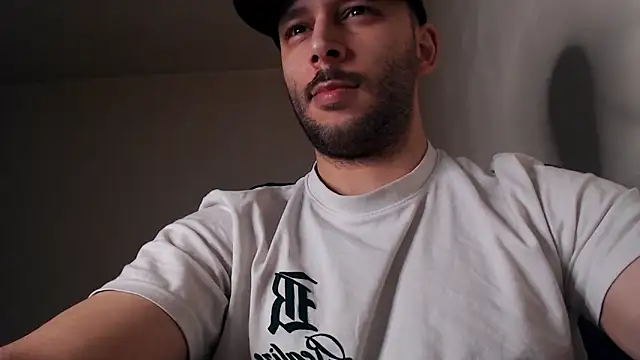 Snapshot of henryaxe chatting on 03-21-26, 03:48 henryaxe online show from 03-21-26, 03:48