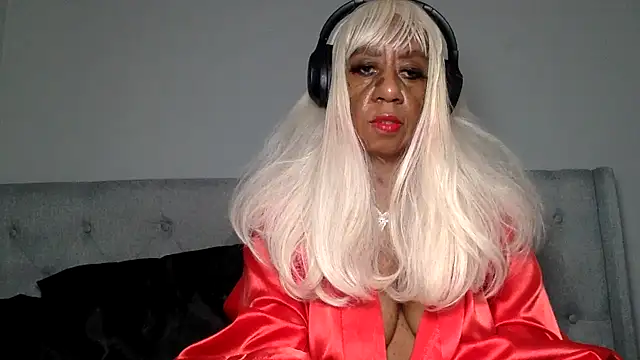 BreanaDivine online show from 12-16-24, 04:16