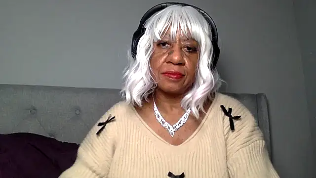 BreanaDivine online show from 01-09-25, 04:08