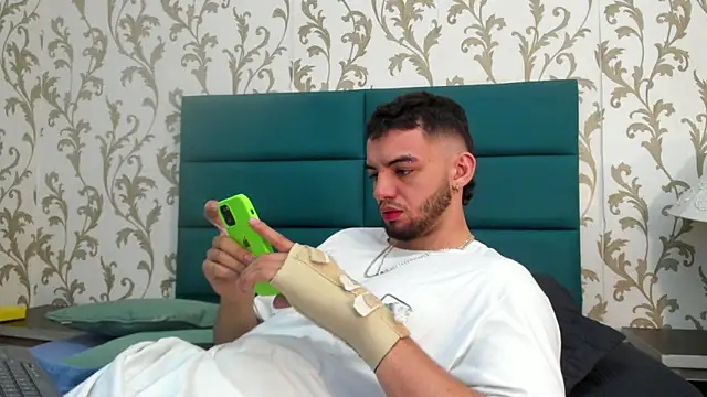 Michael magno online show from 12-09-24, 01:55