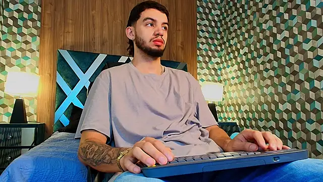 Michael magno online show from 11-08-25, 05:12