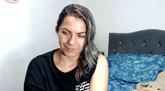 Snapshot of Chantal_hott chatting on 12-03-24, 01:52 Chantal hott online show from 12-03-24, 01:52