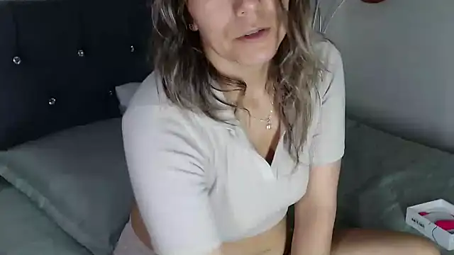 Chantal hott online show from 10-10-25, 08:41