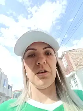 Chantal hott online show from 12-22-25, 07:44