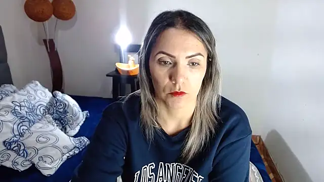 Chantal hott online show from 06-17-26, 07:15
