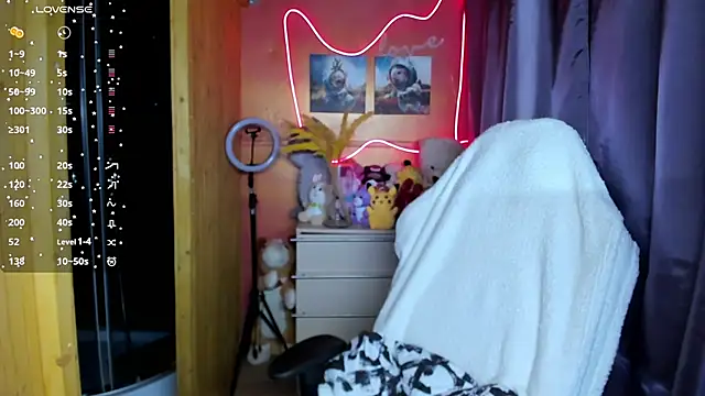 Fiery Brunette  online show from 11-07-25, 06:24