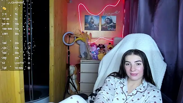 Fiery Brunette  online show from 12-03-25, 10:13