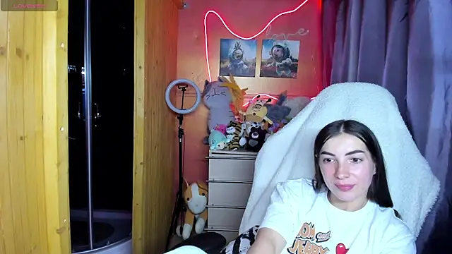 Snapshot of Fiery_Brunette_ chatting on 05-19-26, 10:43 Fiery Brunette online show from 05-19-26, 10:43